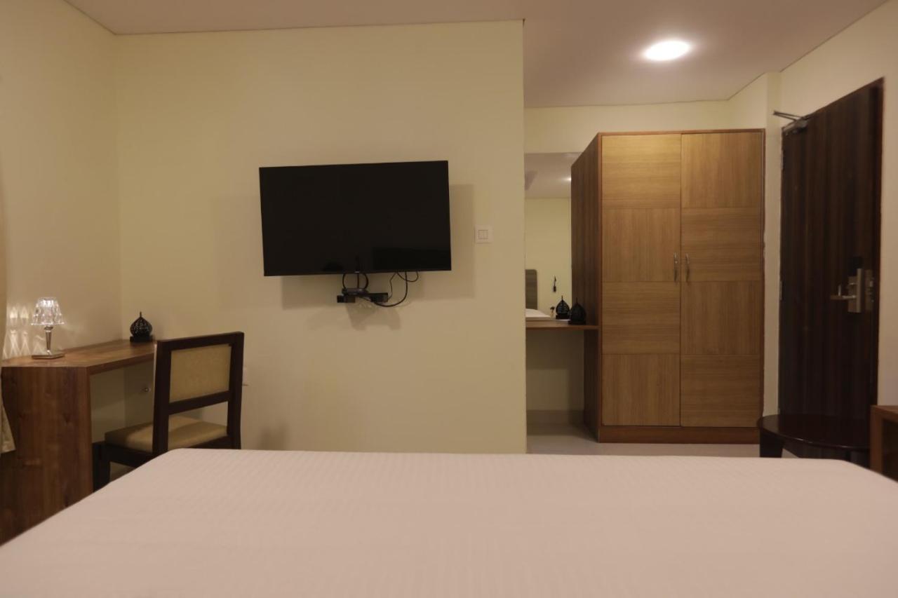 Elysian Grand Hotel Bengaluru Zewnętrze zdjęcie