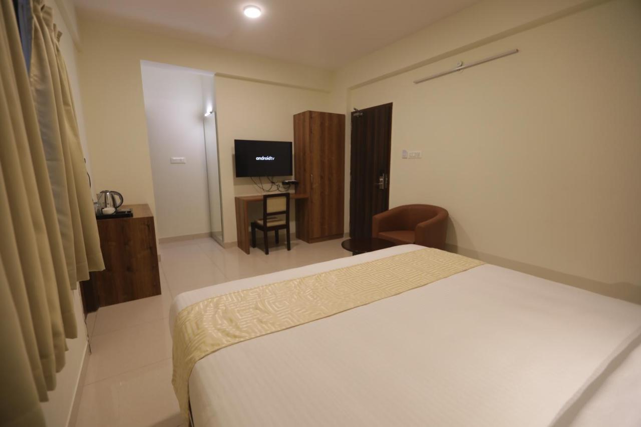 Elysian Grand Hotel Bengaluru Zewnętrze zdjęcie